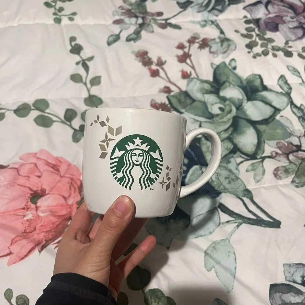 Starbucks holiday coffee cup